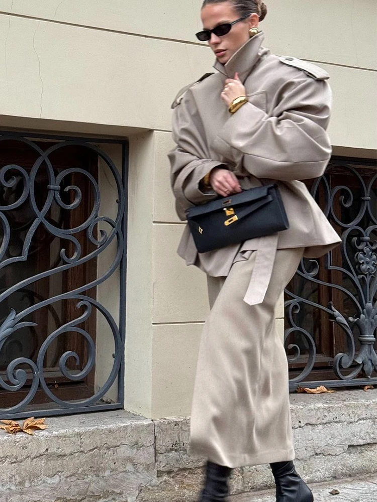 Khaki Schnür-Trenchcoat für Damen, Modischer Reverskragen, Lange Ärmel, Breite Schultern, Taschen, Windbreaker 2025, Damen-Pendler- und Alltags-Streetwear