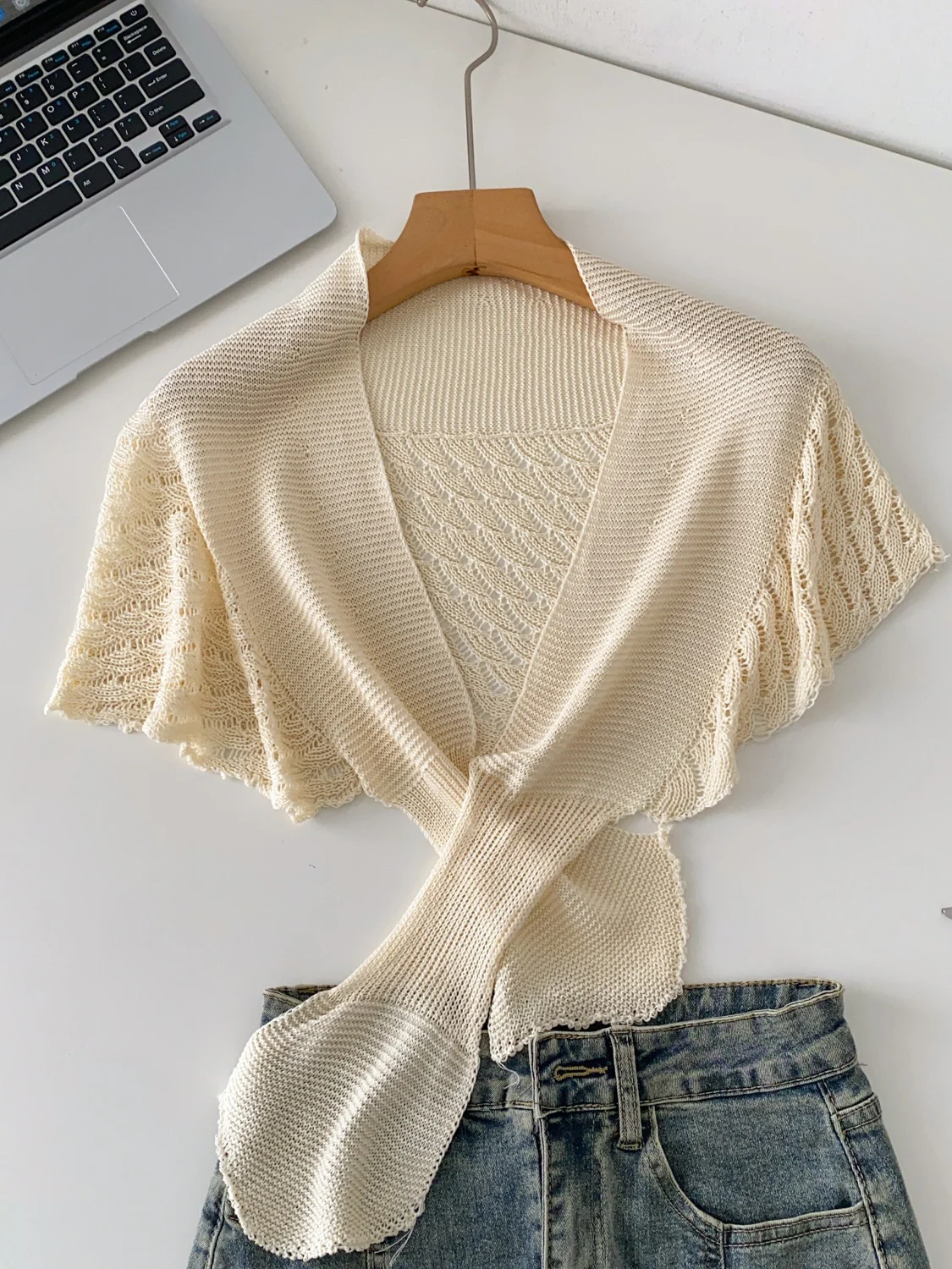 Knitted Small Shawl Women's Anti-Aging Outerwear round Neck Tie Commute Air Conditioned Room Shoulder 2026 Autumn