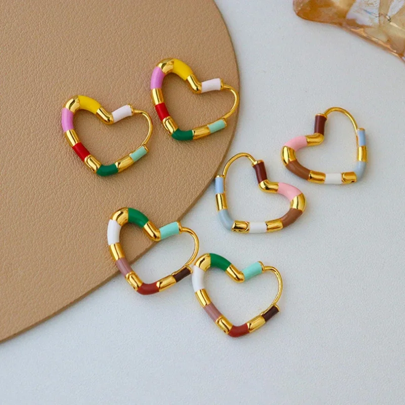 الأزياء والمجوهرات الحلو الكورية مزاجه الملونة المينا القلب أقراط للنساء هدايا الزفاف حساسة تصميم الملحقات