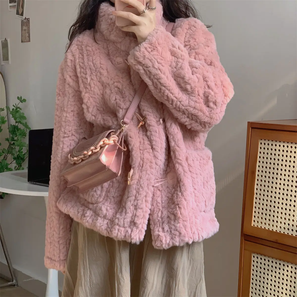 

Осень-зима, новая мода, женская плюшевая куртка с воротником-стойкой, универсальное однотонное женское повседневное теплое пальто