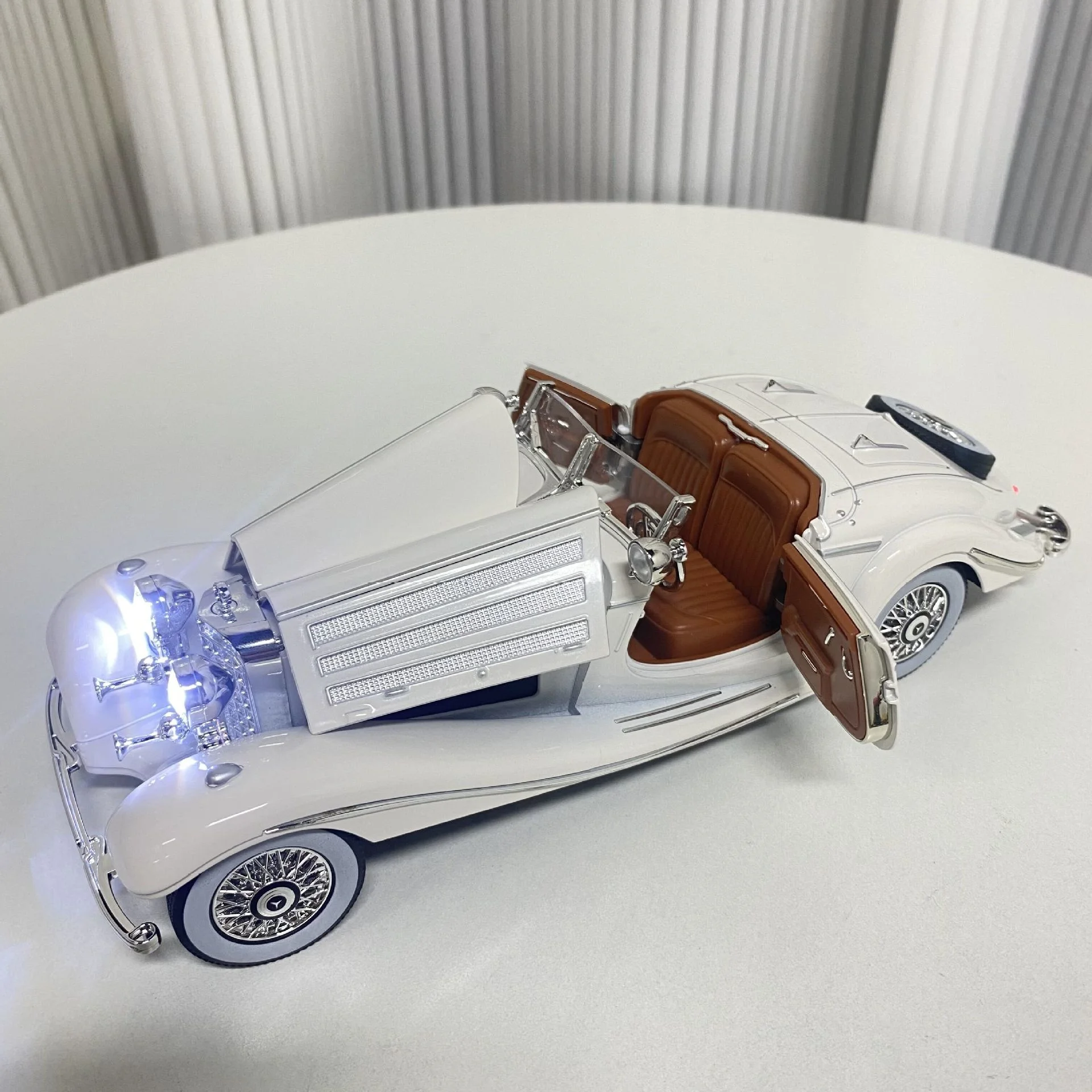 1:24 500K Convertible Classic Car Model Simulation Sound And Light Alloy Cars Model 22x8x6cm Home Decor Collection Toys Kid Gift