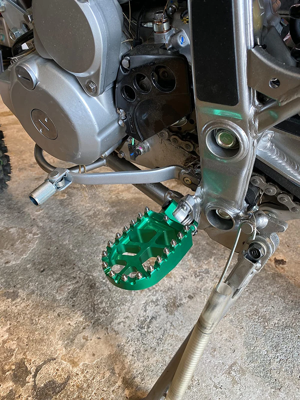 Für Kawasaki KLX300R KLX300S KLX300SM KLX650 KLX650R KLR650 KLX 300R 300SM KLR 650 Zubehör Fußstützen Fußrasten Pedale – Detail 9