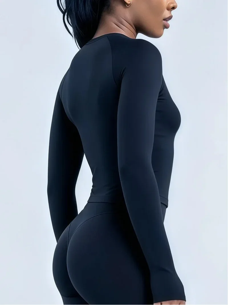 HISTELLO Defy Langarm-Workout-Top für Damen, Nahtloses Gym-Sportshirt mit Daumenlöchern, Slim Fit Sportshirt für Laufen, Yoga und Fitness – Detail 7