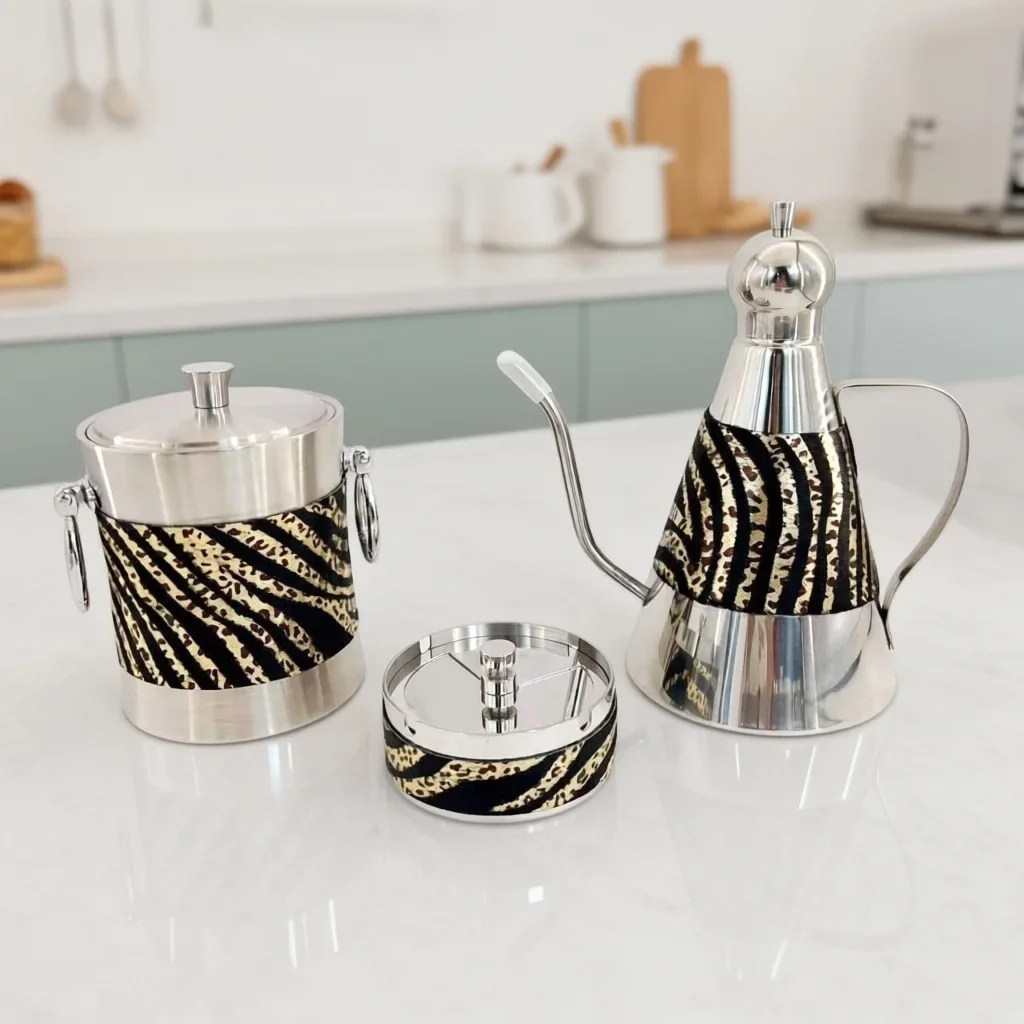 Z30- restaurant ornament horse hair tea set high-end metal long tray soft  with light  dining table soft decoration combination