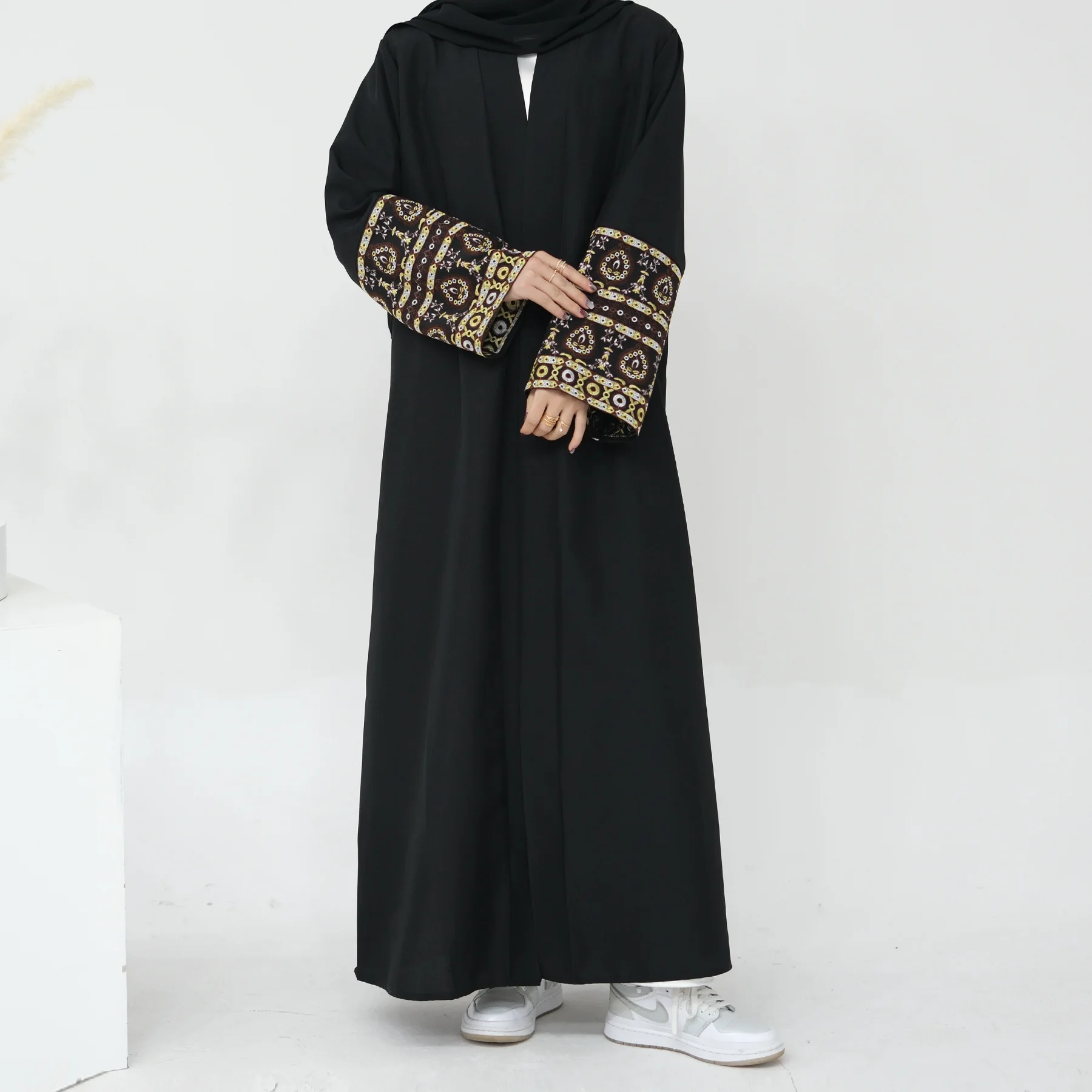 Elegant Muslim Embroidery Cardigan for Women Eid Arab Hijab Abaya Dress Dubai Saudi Modest Clothing Islamic Turkey Open Abayas