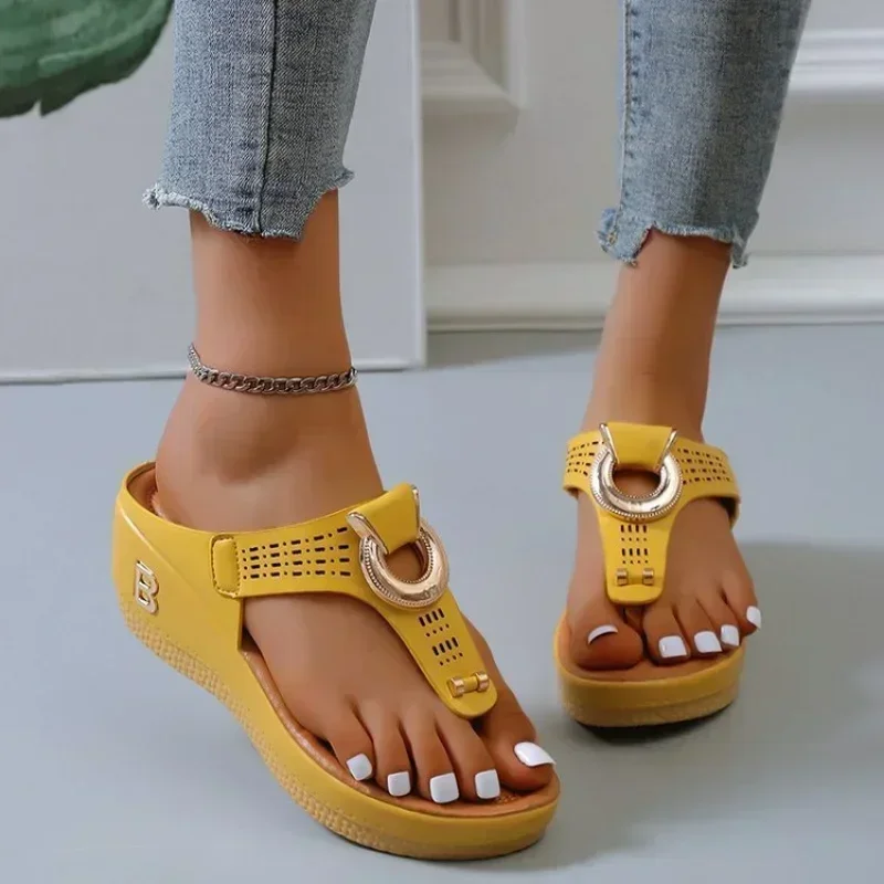 Sandalias de verano para mujer, chanclas de Punta abierta, zapatos de playa, zapatillas de cuña, novedad de 2024