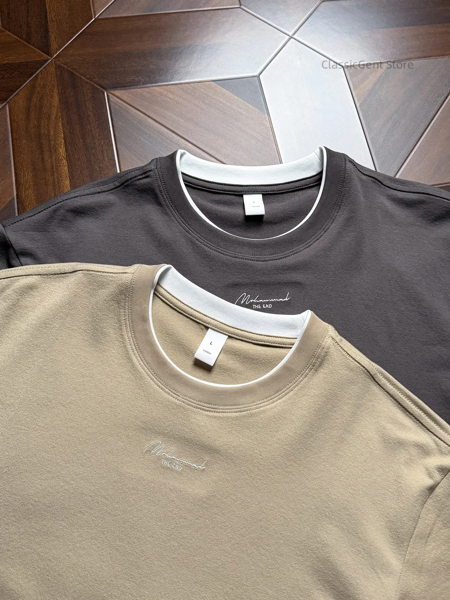 Fake two piece color blocked collar, sweat wicking without stuffiness, soft and skin friendly 7.8OZ short sleeved T-shirt