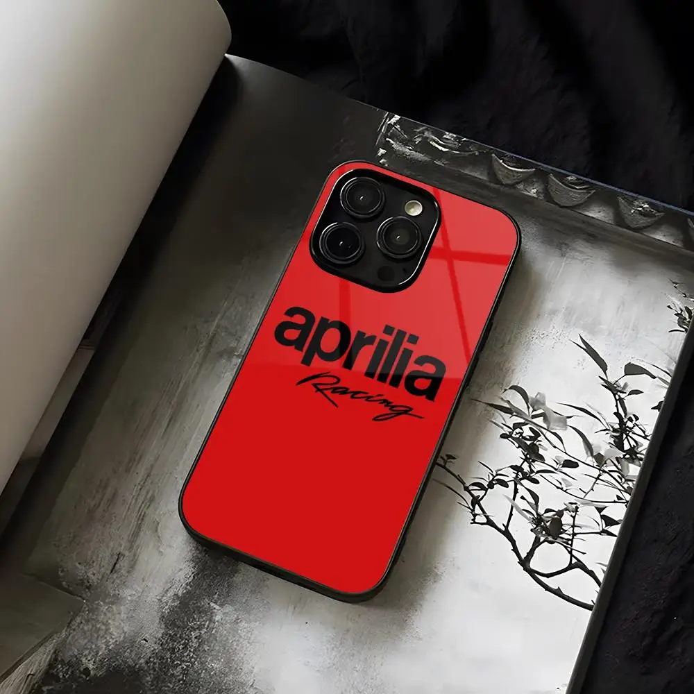 Fajne etui na telefon z motywem wyścigów A-Aprilias do iPhone 14 13 17 12 16 15 11 Pro XS Max Plus Mini X XR, szkło hartowane, obudowa SE2020 — zdjęcie produktu 4