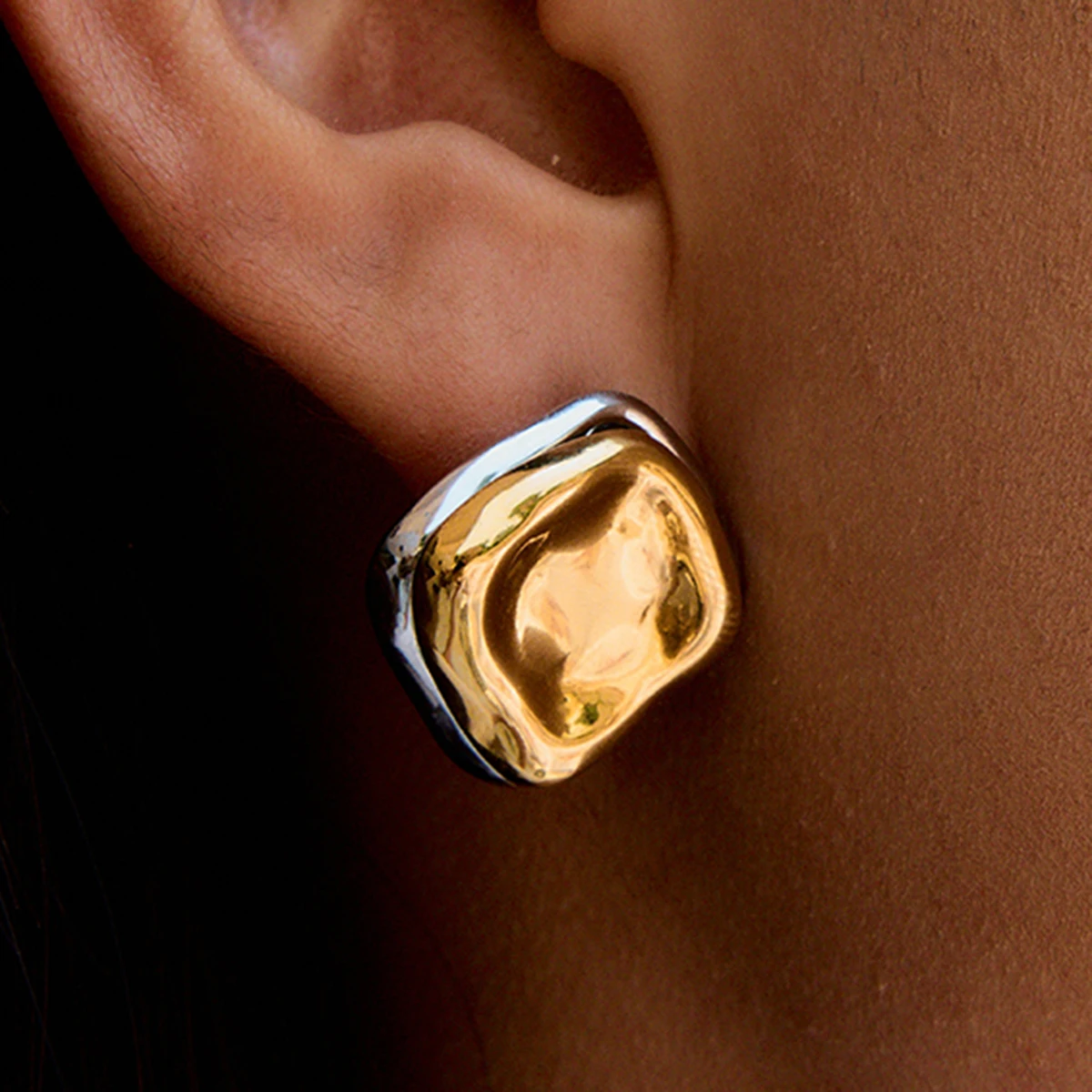 

AIKOER Minimalist Two tone Square Ear Studs 18K Gold Color Gold Color Plated Stainless Steel Geometric Earrings Women's Jewelry