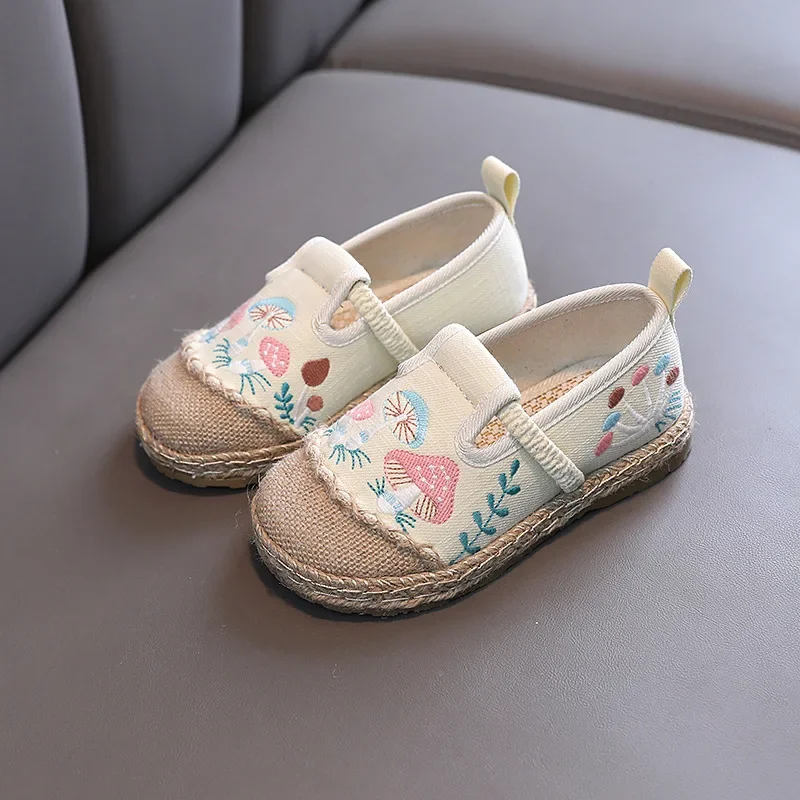 Children\'s Ethnic Style Embroidered Shoes Cute Causal Princess Shoes for Girls Fashion Versatile Kids Hanfu Flat Cloth Shoes Hot