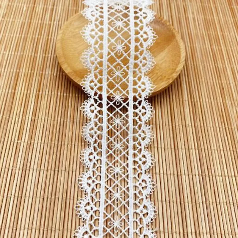 

Ширина: 3,8 см (1,49 дюйма) двусторонние полые ленточные кружева из полиэстера, водорастворимое кружево для украшения шитья (KK-612)