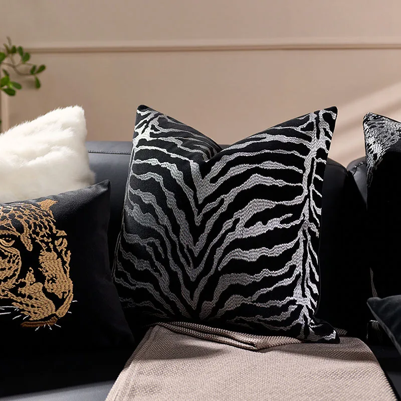 High-end Italian luxury black velvet cheetah embroidery cushion cover, hotel living room sofa decor, zebra print pillowcase