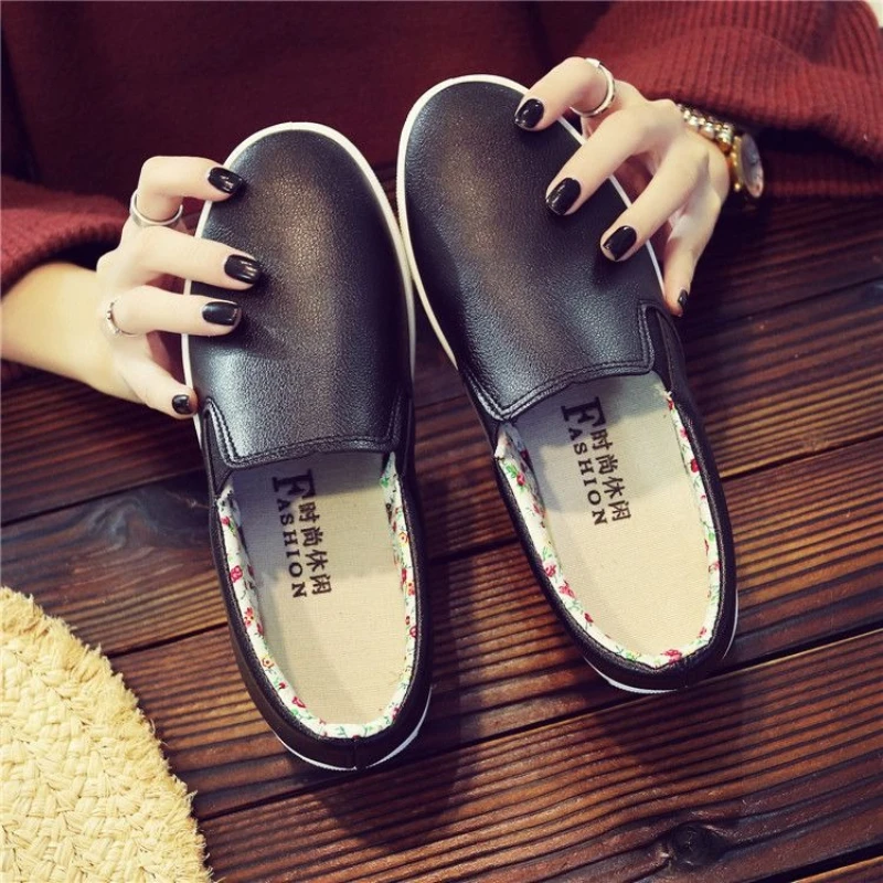 

Women's Spring Autumn White Sneakers Faux Leather Waterproof Korean Style Casual Flats Skate Shoes Girls Students