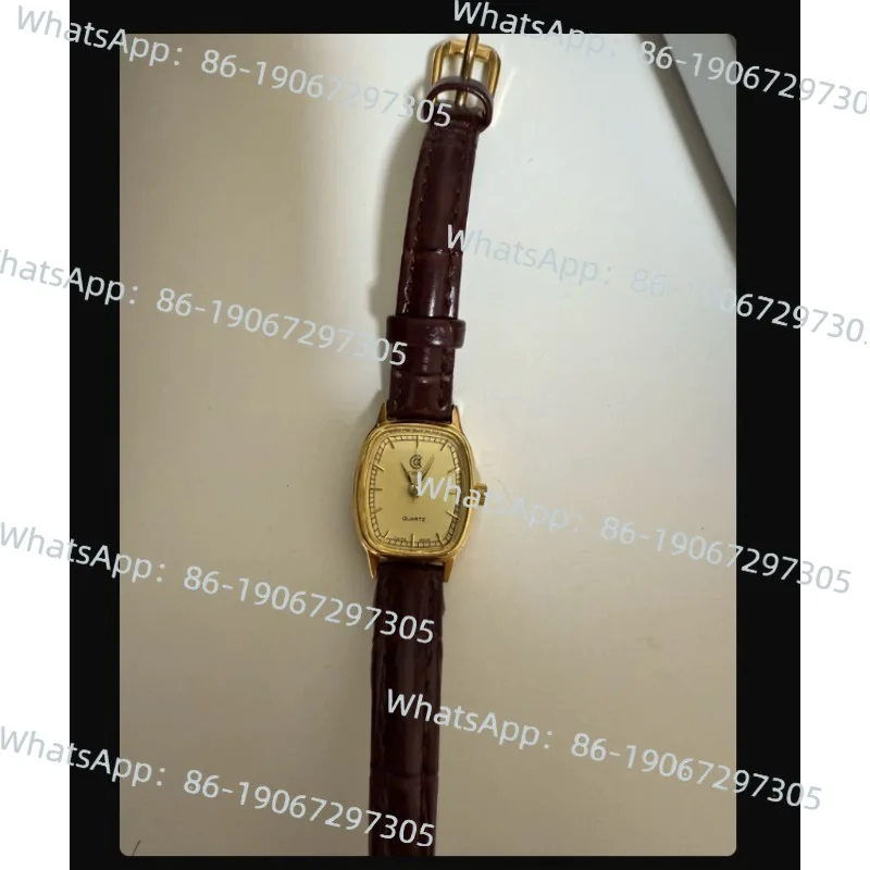 

Vintage Compact Dial Gold Silver Three-Pointer Rectangle Ladies Quartz Watch