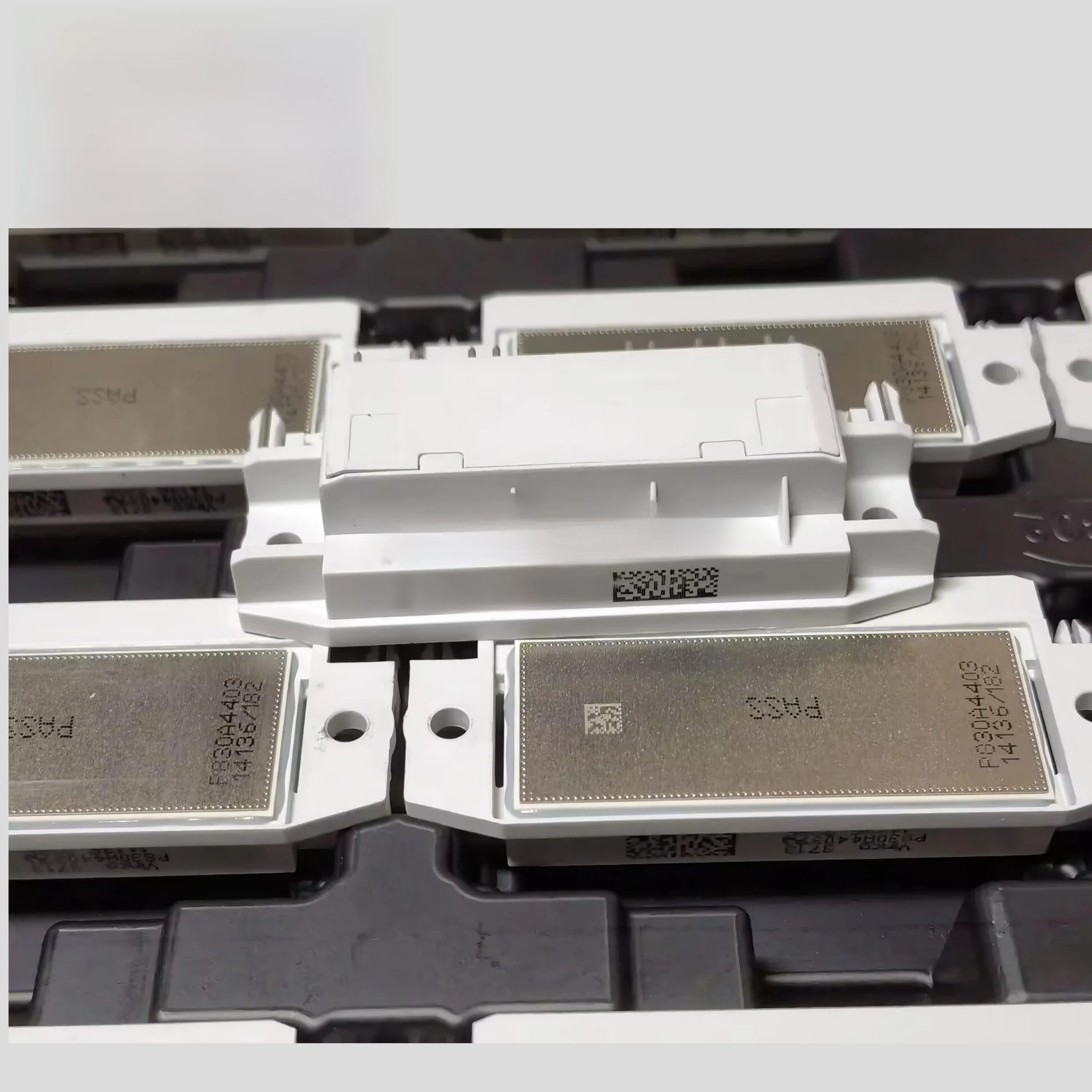 

P830A4405 P830A4402 P830A4404 P830A4403 New and original MODULE