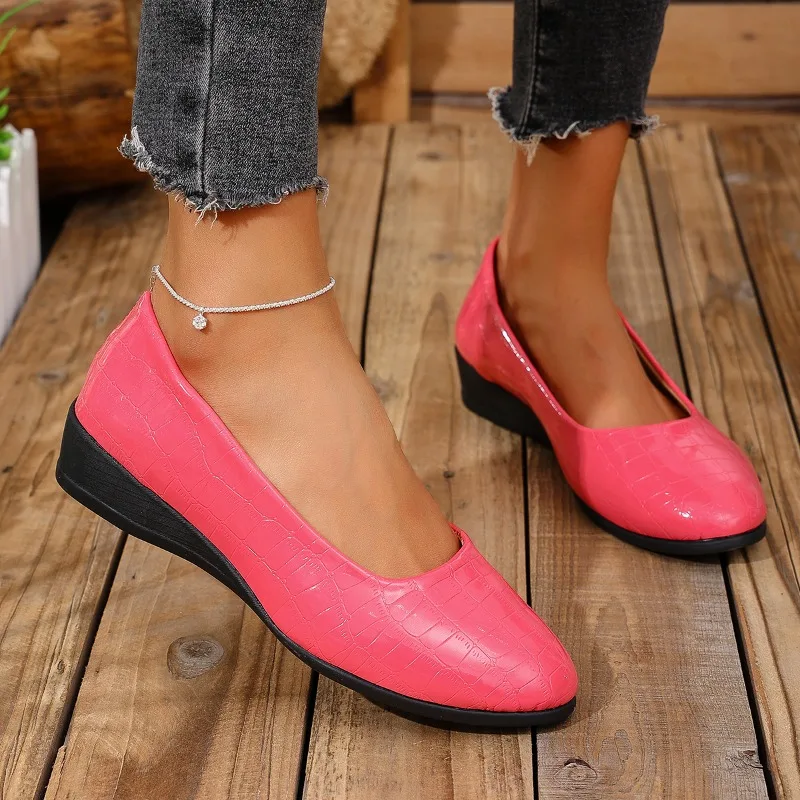 

Туфли на танкетке, осенние новые туфли с круглым носком и мелким горлышком, мягкая подошва, нескользящие, износостойкие туфли на каблуке «котенок»