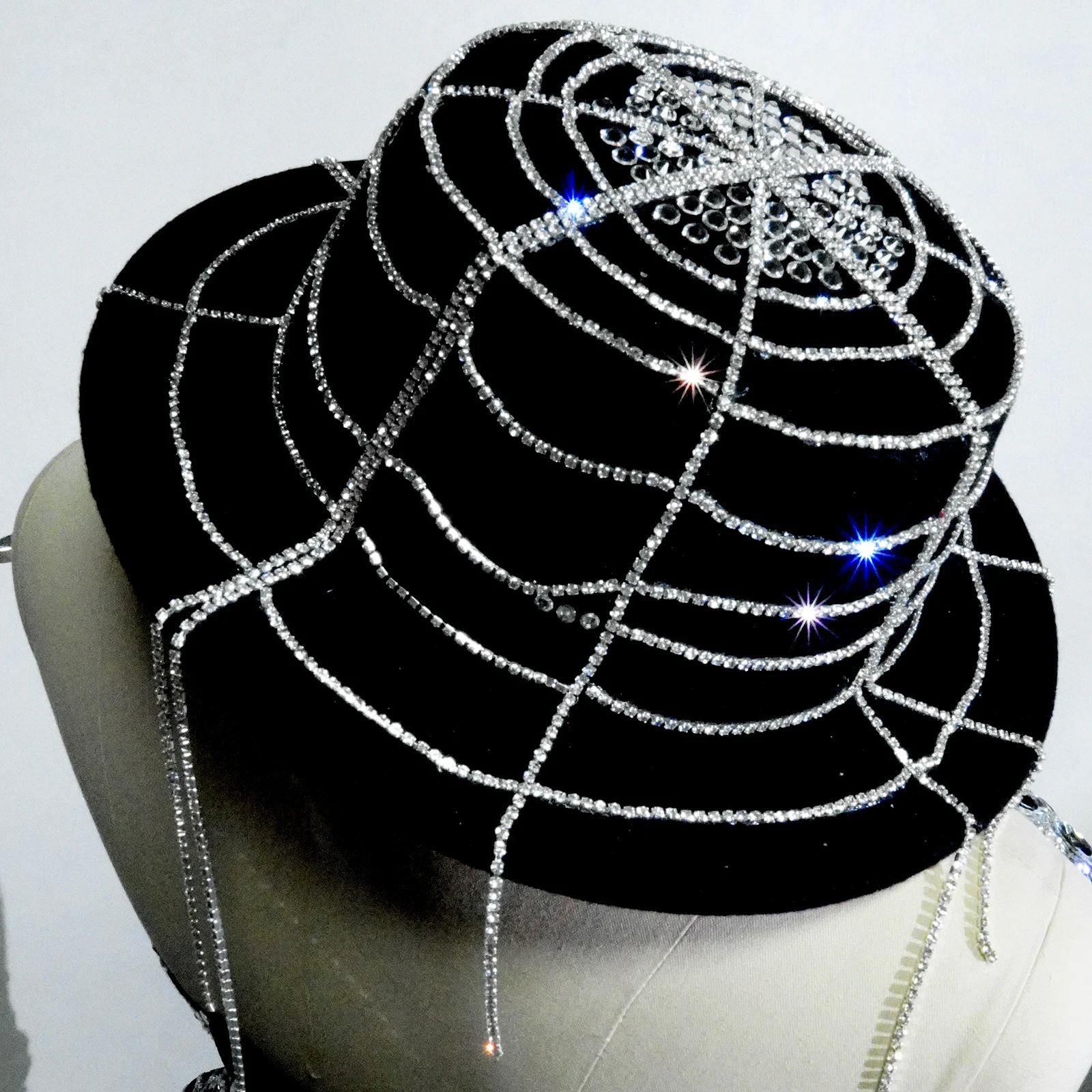 光沢のあるスパンコールメッシュオフショルダーステージパフォーマンスドレスブラックウェブシェイプトップハット誕生日パーティークラブダンスパフォーマンスコスチューム