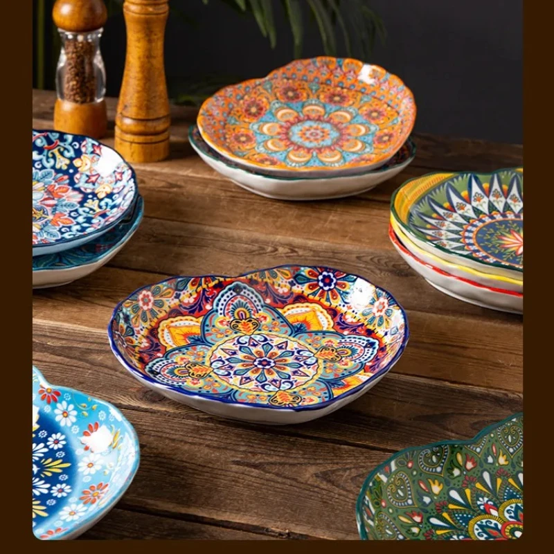 

Керамические тарелки Овощные тарелки Высокоуровневые тарелки для завтрака Изысканная обеденная тарелка в форме сердца Тарелка для макарон в стиле вестерн