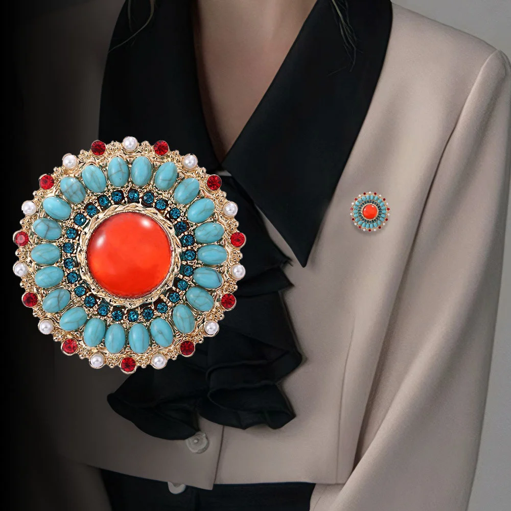 

Exquisite and Unique Three-dimensional Flower Pearl Brooch, Fashionable Women's Suit Dress Clothing Accessories