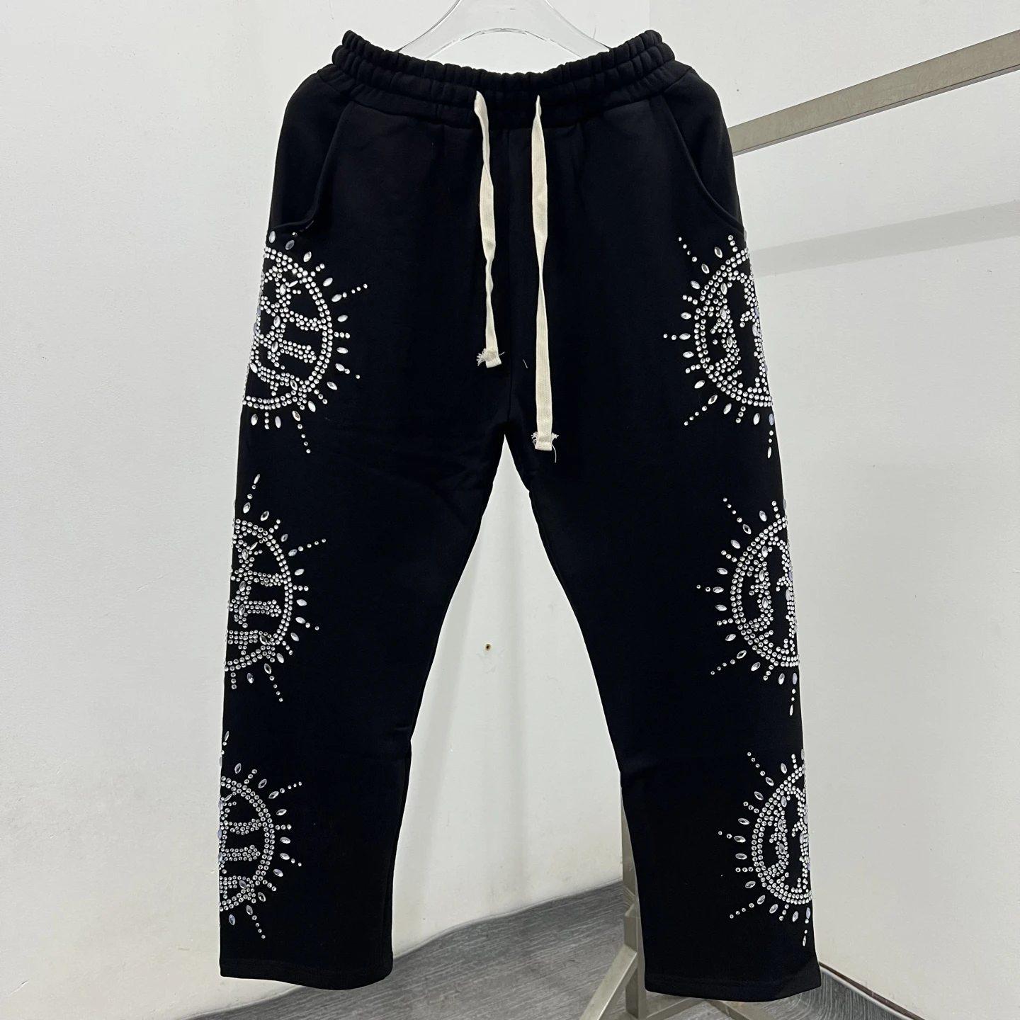 

American Hip Hop Sle Diamond Embedded Sweatpants Loose Dstring Casual Sports Cotton Long Trousers for Men And Women