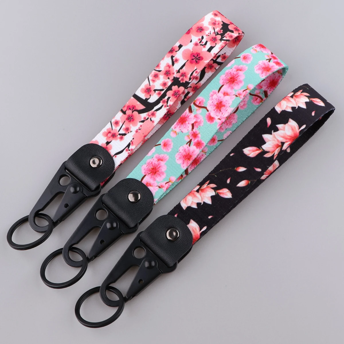 Sakura Car Keychain Cherry Blossom Lanyard Hanging Strap with Metal Key Holder Tags Car Motorcycle Key Ring Accessories Gift