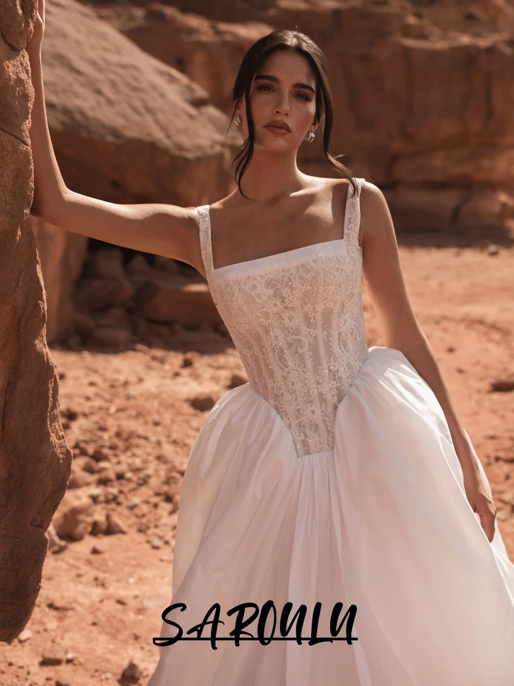 

Lace Corset Spaghetti Straps Ball Gown Wedding Dress Outdoor Square Neck Bride Wear Customized Elegant Sequined For Women