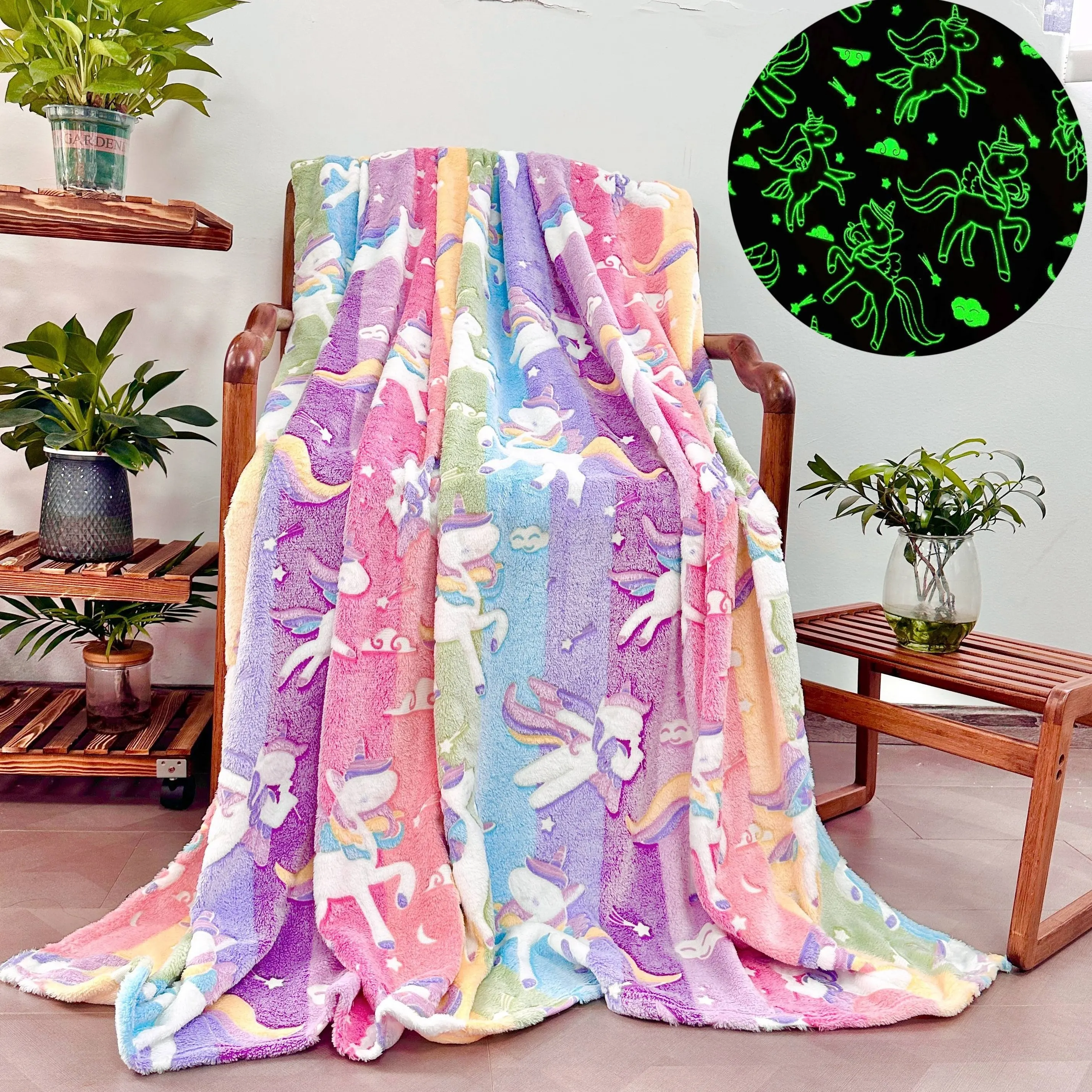 

1pc Rainbow Unicorn Luminous Flannel Throw Blanket Soft and Cozy Grow in the Dark Blanket for Sofa Office Bed and Travel