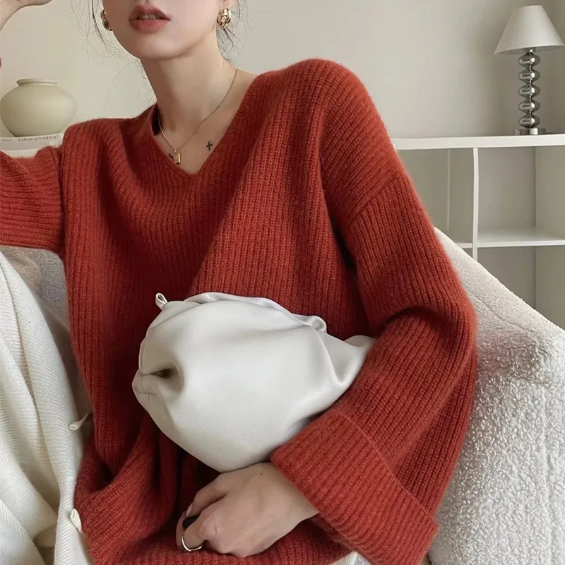 Estación europea 100% suéter de lana para mujer suelto con cuello en V invierno suéter de capa base de punto grueso