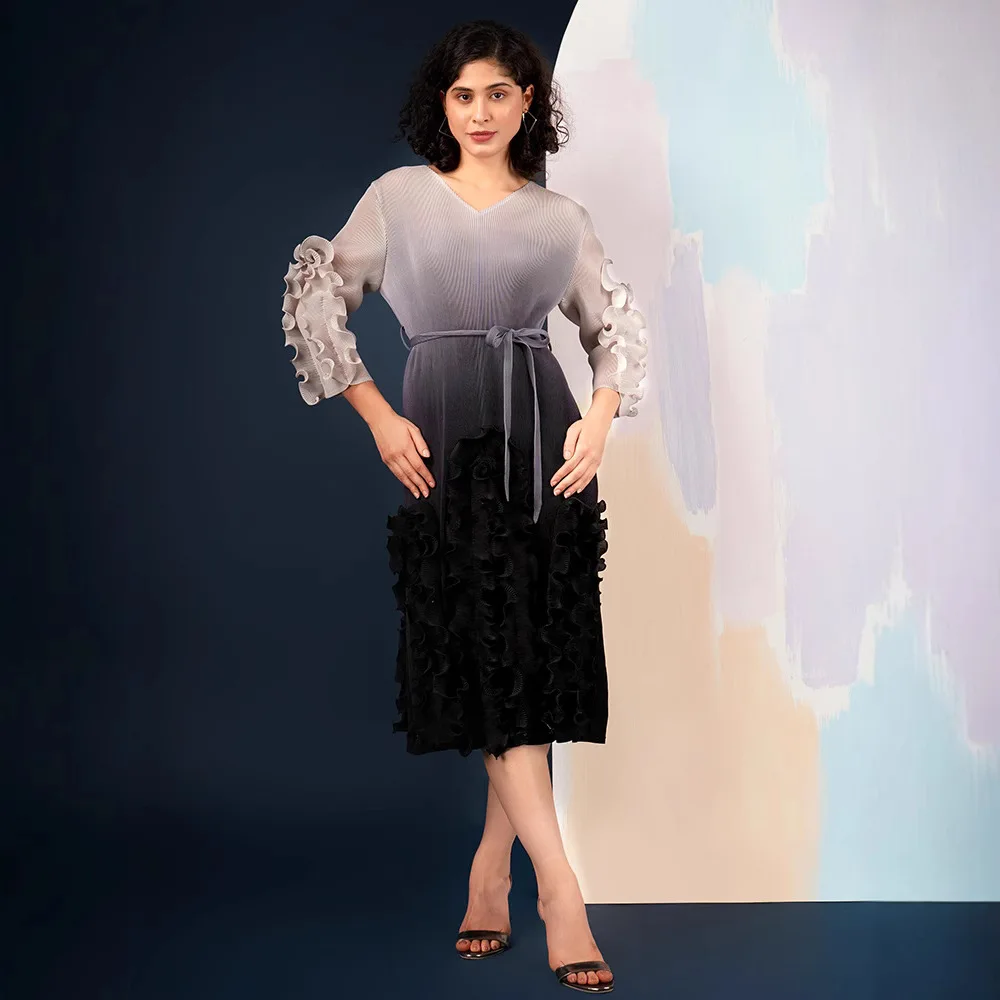 New Plus Size Miyake Fungus Edge Pleated Dress for Women Stylish A-line Slim Long Dress V-Neck Gradient Light Luxury Party Dress