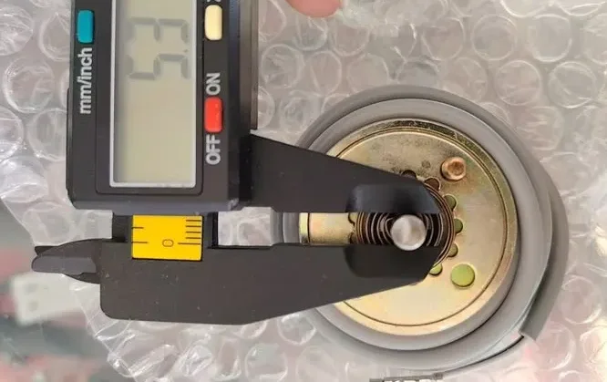 

Запасные части для промышленных швейных машин AAAA