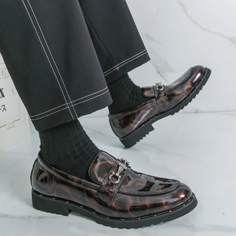 العلامة التجارية رجال الأعمال تاريخ أحذية من الجلد المألوف وأشار عالية الجودة وحيد أحذية من الجلد الرجال الانزلاق على الراحة أحذية جلدية بدون كعب