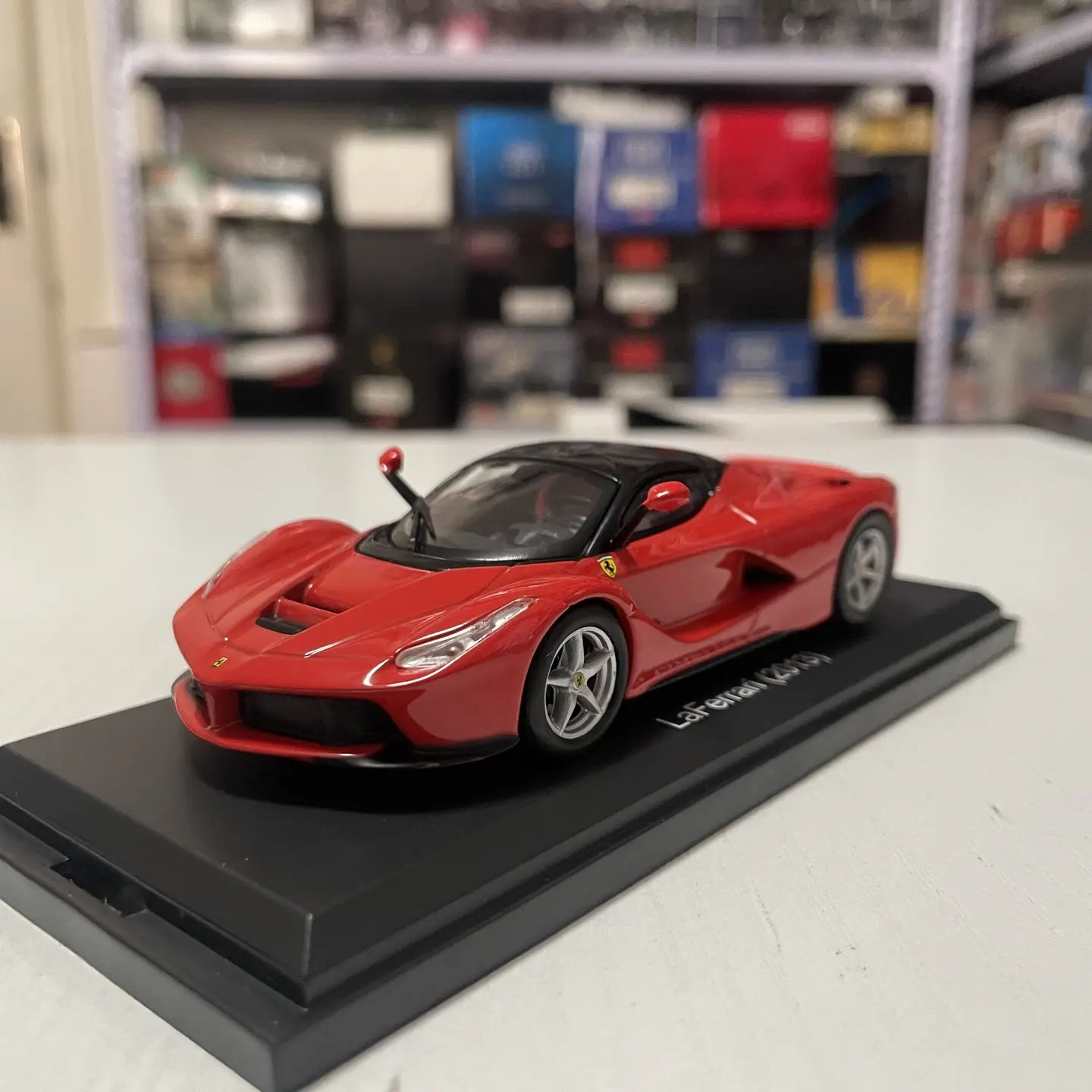IXO Coche de Juguete de Aleación Fundida a Escala 1:43, Rojo, LaFerrari 2013, Superauto, Modelo Clásico, Nostalgia, Regalo para Adultos, Souvenir, Exhibición Estática