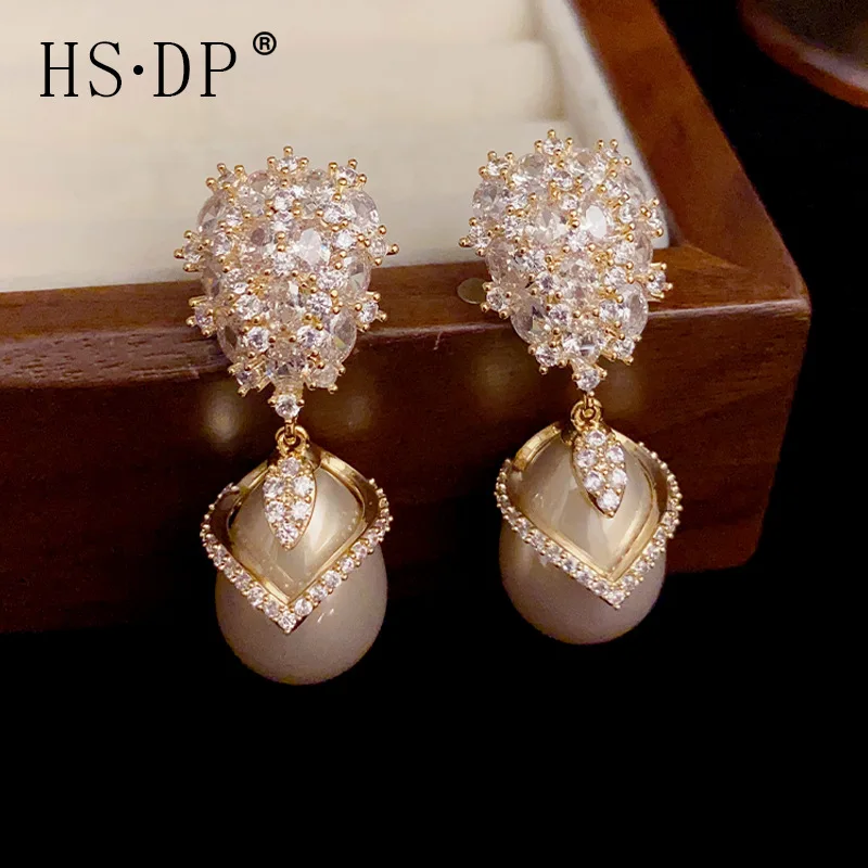 

French temperament Luxury Champagne Pearl Zircon Flower Ear Accessories Women's Shining Style Retro High-end Earrings