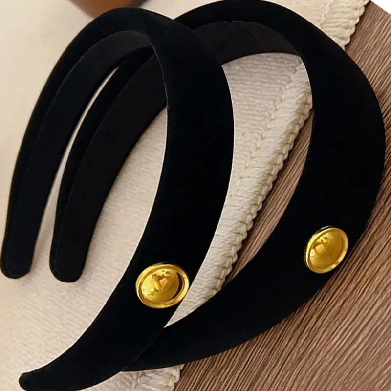 Preto veludo retro luz luxo bandana ouro fivela decorativa textura estilo feminino moda elegante versátil headwear