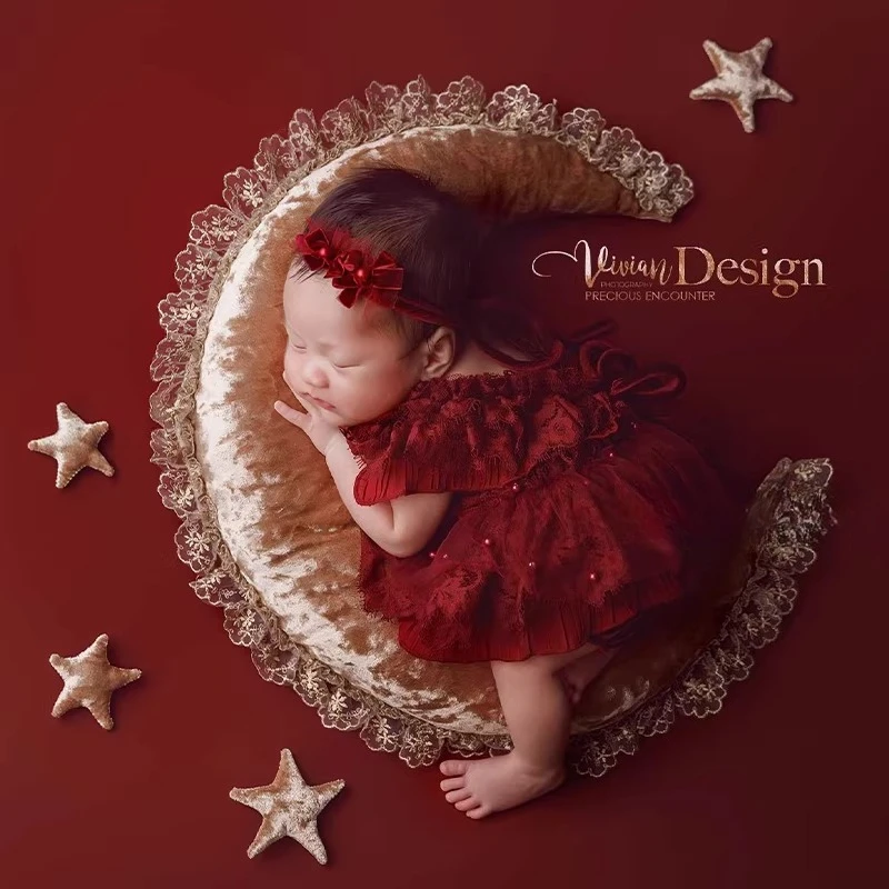 

Newborn Photography Props Baby Girl Lace Posing Moon Red Lace Dress with Headband Hat Stars Decors for Sutido Photoshoot Prop