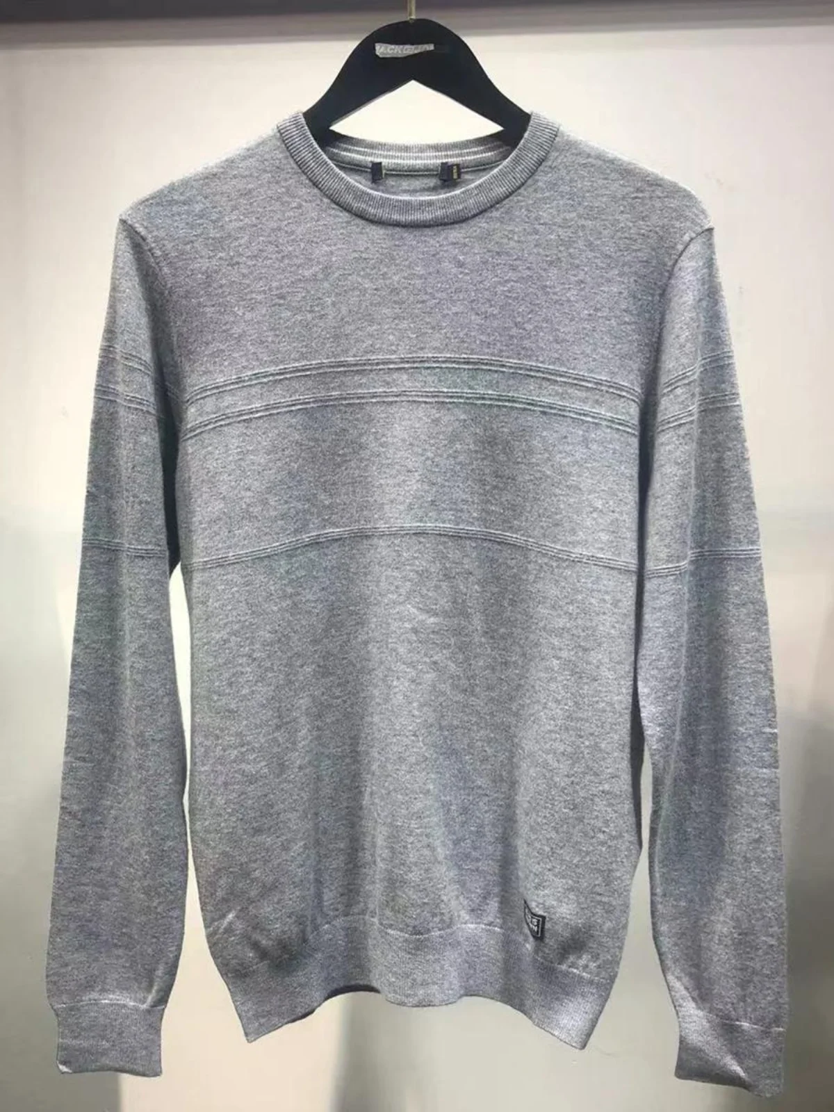 

Youth Faion Pure ey Woolen Knitted Sweater round Ne Slim Fit Men's Autumn Winter Sle Comfortable Breathable Knitwear