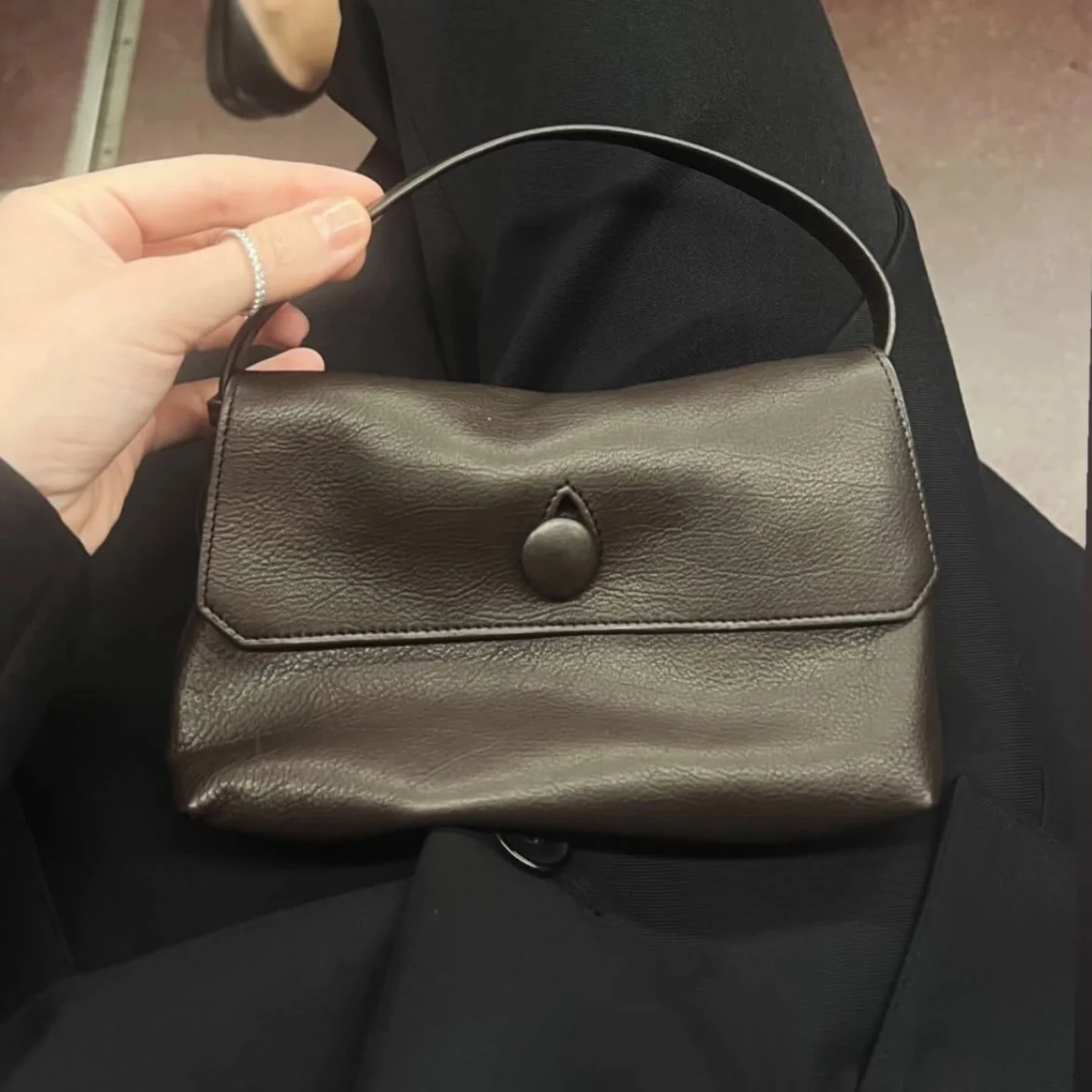 

mat Leather Handbag Button Detail Mobile Phone Bag Handheld Cowhide Bag Casual Chic Sle Single oulder Bag