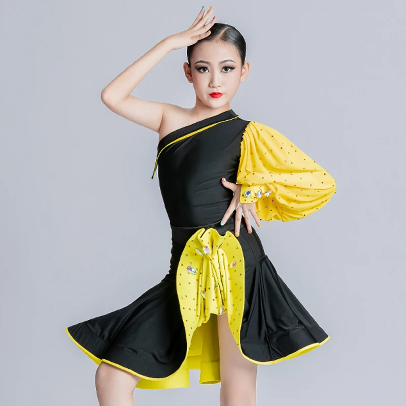 

2022 Girls Latin Dance Dress Puff Sleeved Rhinestone Dress Kids Cha Cha Ballroom Dance Competition Clothing Stage Wear BL8980