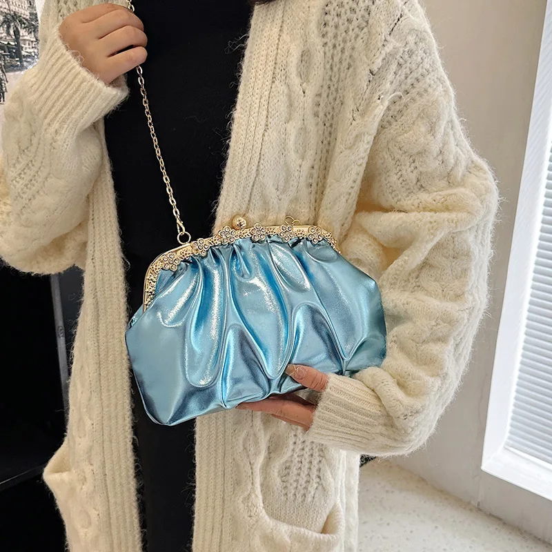 2023 Luxury Women Glitter Crystal Crossbody Bags Silver Green Clip Shell Chic Handbags Female Chain Shoulder Bags Party Clutch