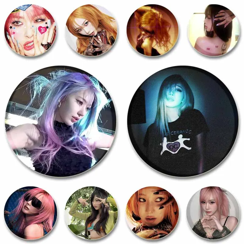 

Pop Singer Giselle Button Badge Korean Girls Band Round Brooch for Backpack Hat Decor Costume Jewelry Lapel Pins Souvenir Gifts