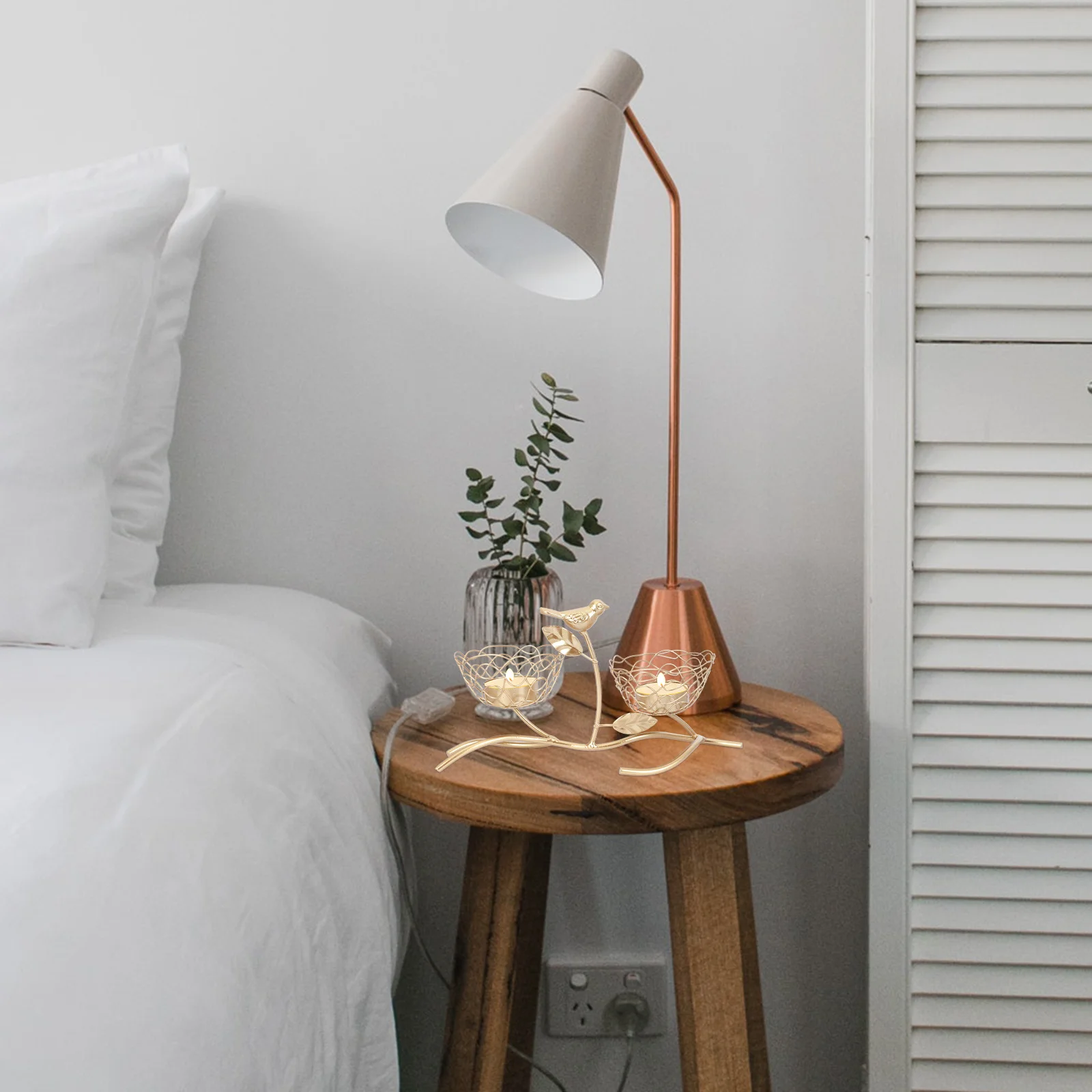 

1Pcs Vintage Bird Candlestick Retro Metal Stand Craft Desktop Ornament for Festival Party Special Occasions Home Tabletop