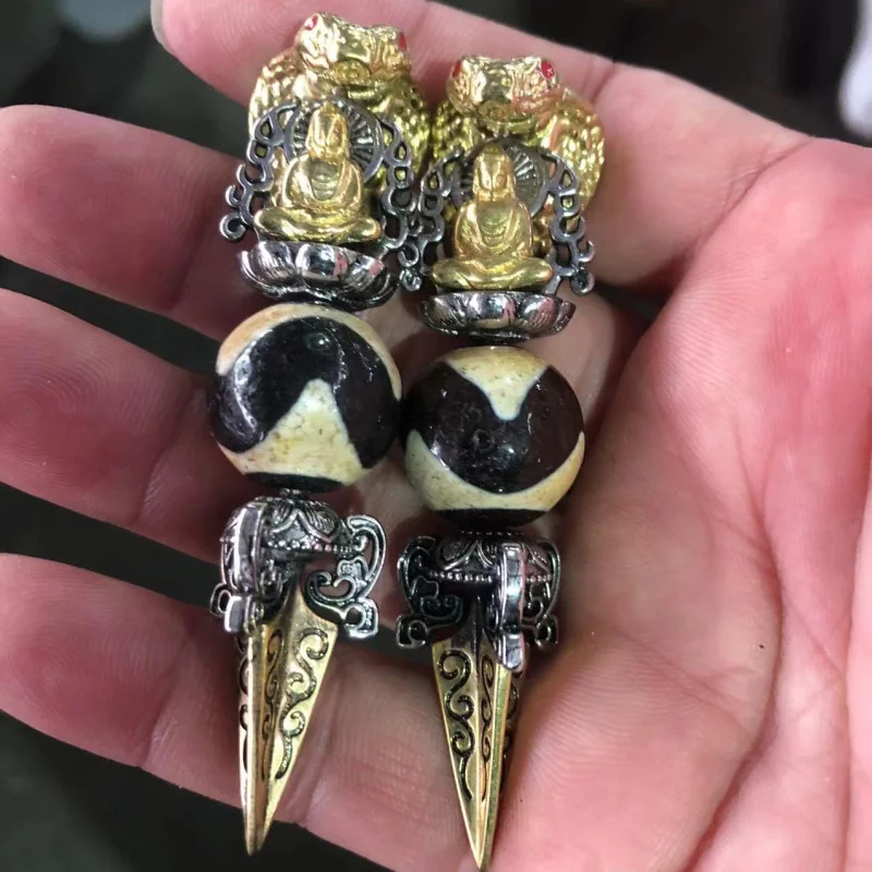 

Wholesale Agate Tiger Tooth Tibet Beads Inlaid Tibetan Silver Vajra Tibet Beads Pendant Agate Tibet Beads DIY Ornament