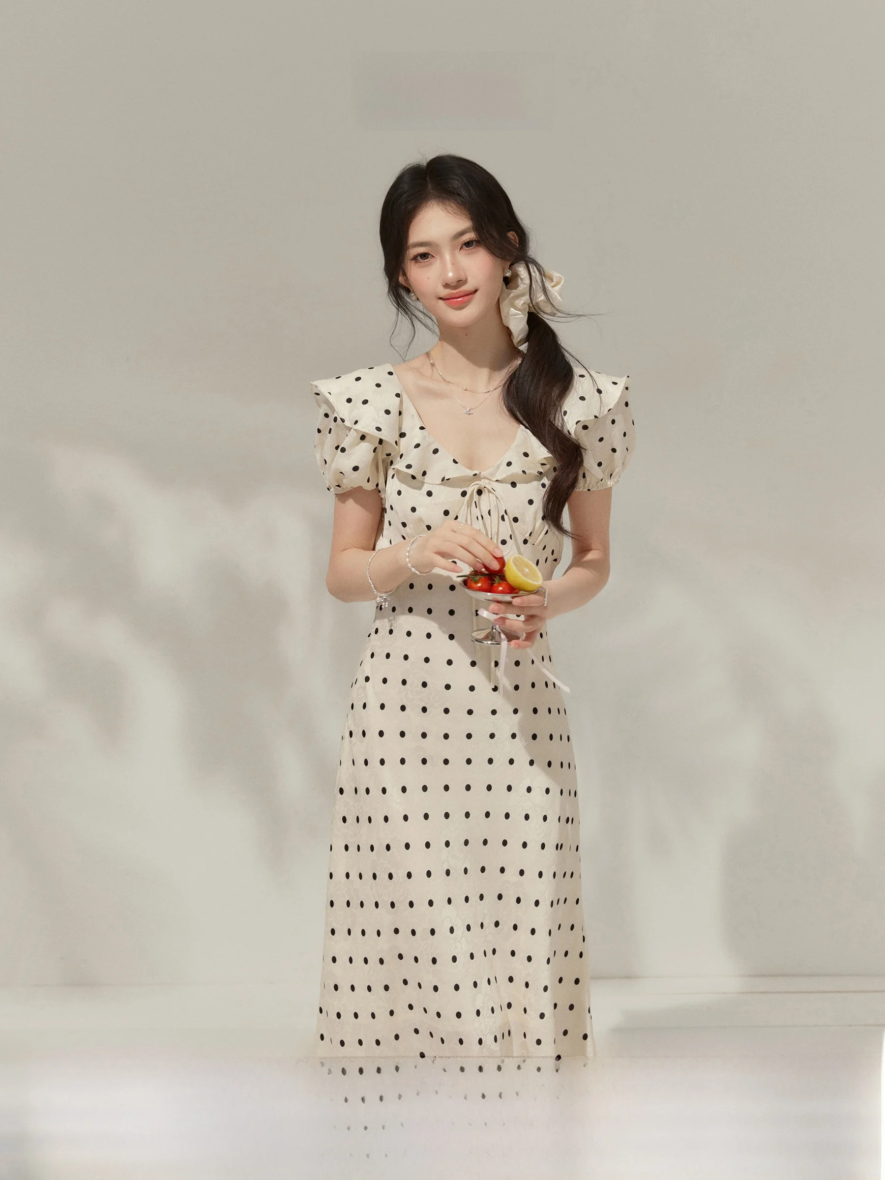 

Новое летнее женское платье в горошек с V-образным вырезом и коротким рукавом, в городском и французском стиле, с кружевным подолом