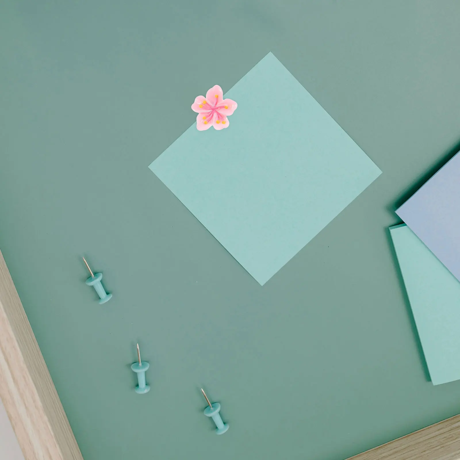 

30Pcs Peach Blossom Flower Resin Thumbtacks Decorative Push Pins for Office School Home Bulletin Boards Push Pins Cute