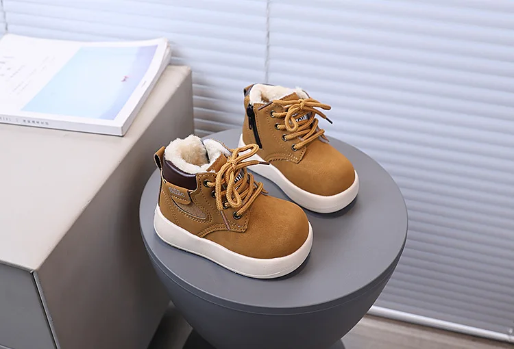 2026 Herbst Winter Kinderstiefel Warme Plüschstiefel für Jungen und Mädchen, Modische Kinder-Freizeitschuhe, Stiefel für Kinder Größe 21-30 – Detail 6