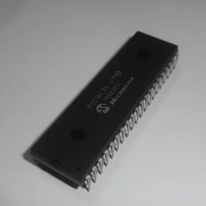 1PCS Imported Microcontroller MCU PIC16F74-I/P 16F74 DIP40 Brand New Stock IC