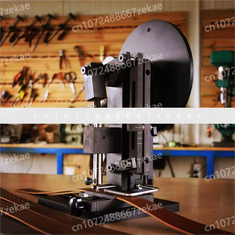 

Машина для штамповки ремня Многофункциональная рукоятка Регулируемое расстояние Ручной плечевой ремень Пробивка ремня Центральное позиционирование