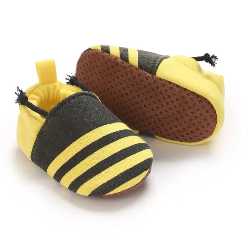 حذاء Baby First Walkers سهل الارتداء - حذاء للأطفال الصغار مصنوع من قماش ناعم مخطط باللونين الأسود والأصفر مع نعل داخلي مبطن، نعل غير قابل للانزلاق #4