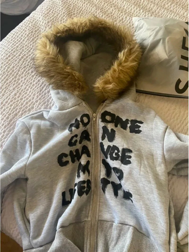 Autumn and winter new ladies waist short hoodie, fur collar splicing design letter printing pattern, street fashion hoodie.