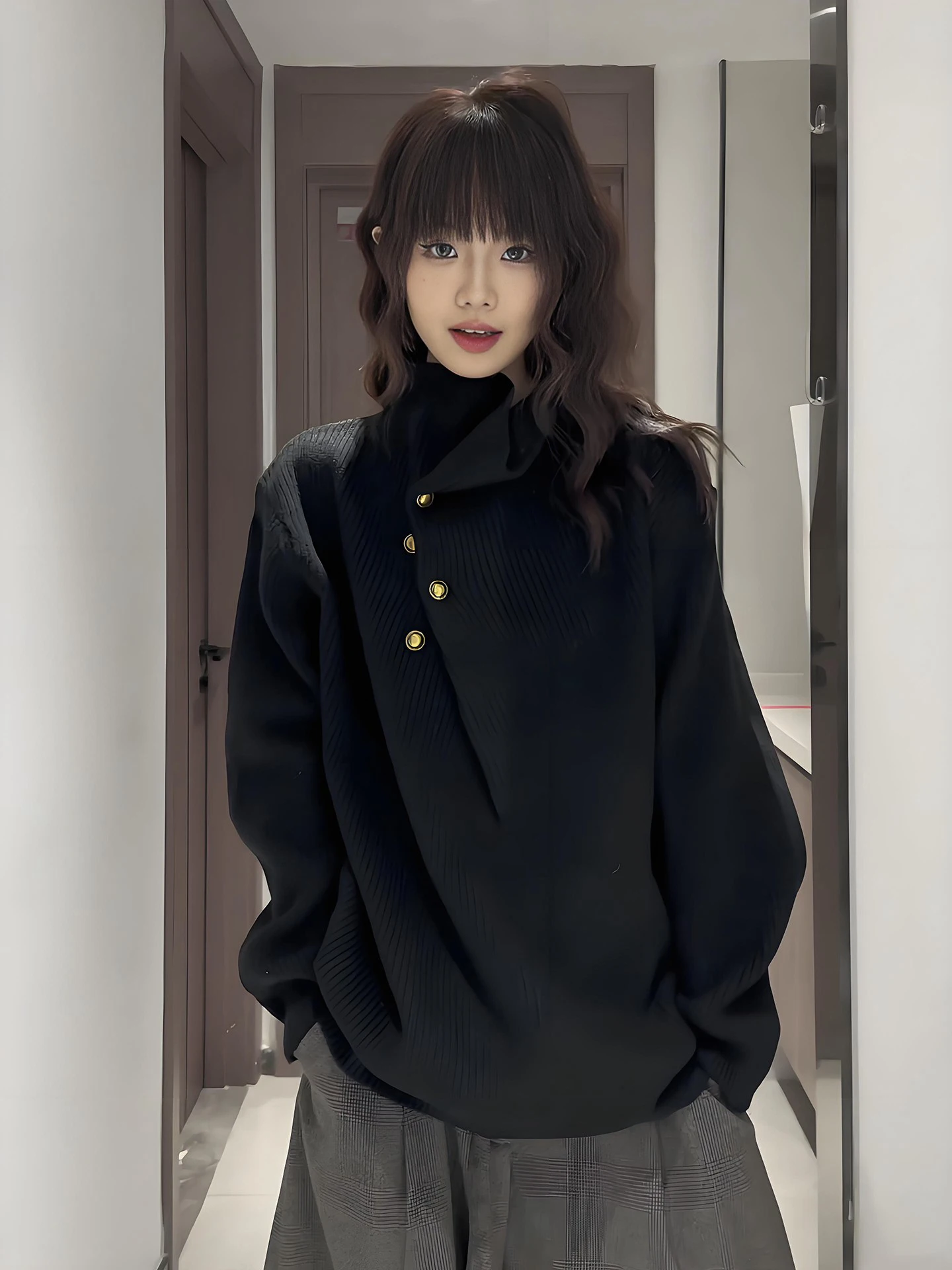 

Черный мужской трикотажный свитер с воротником-стойкой, осенне-зимний, с асимметричной застежкой на пуговицах, в корейском стиле, из смесового хлопка, длинный.